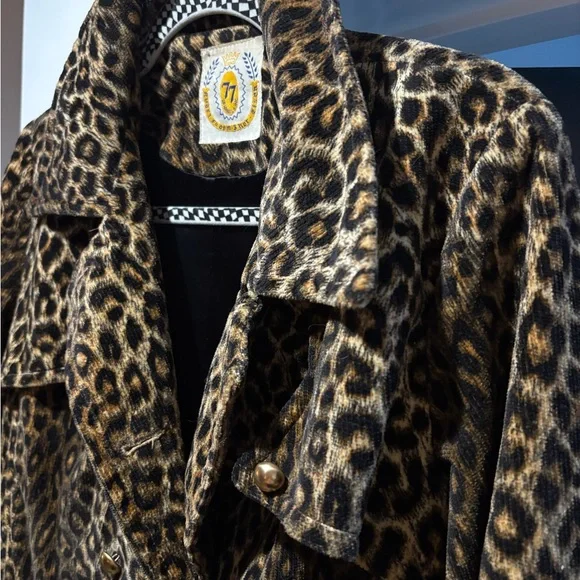 Vintage Leopard Print Women's Coat - Picture 3 of 9